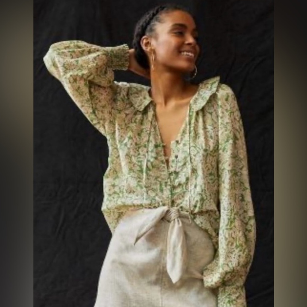 Beautiful Floral Anthropologie Blouse